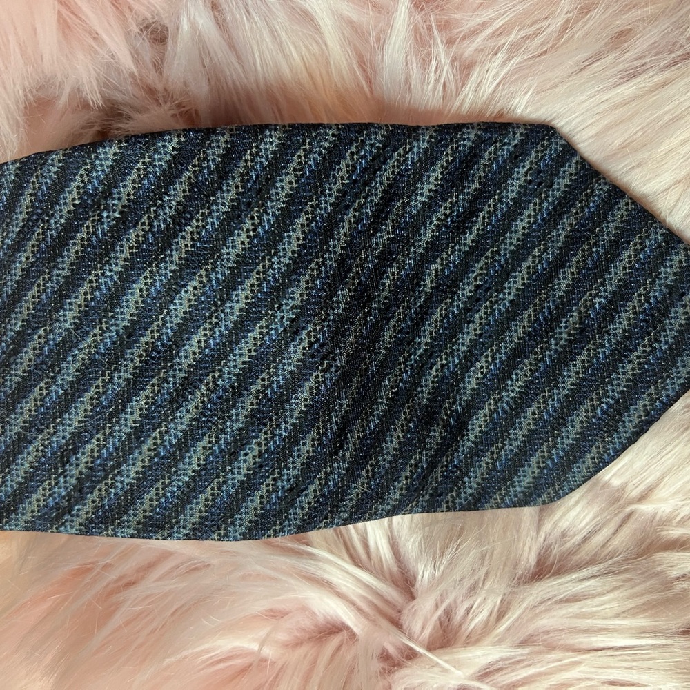Jhane Barnes Blue and Black Diagonal Stripe Tie
